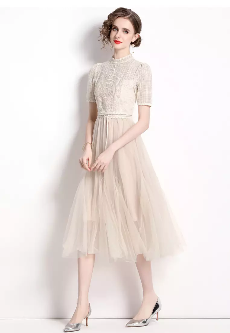 2024 French Vintage Mature Short Sleeve Round Neck Lace Dress CA0613100