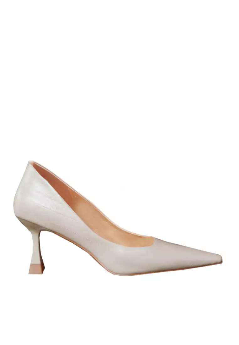 Discount on Twenty Eight Shoes  shoes - SKU: VANSA Fashionable Cow Leather Pointed Toe High Heel Pumps VSW-H-8840