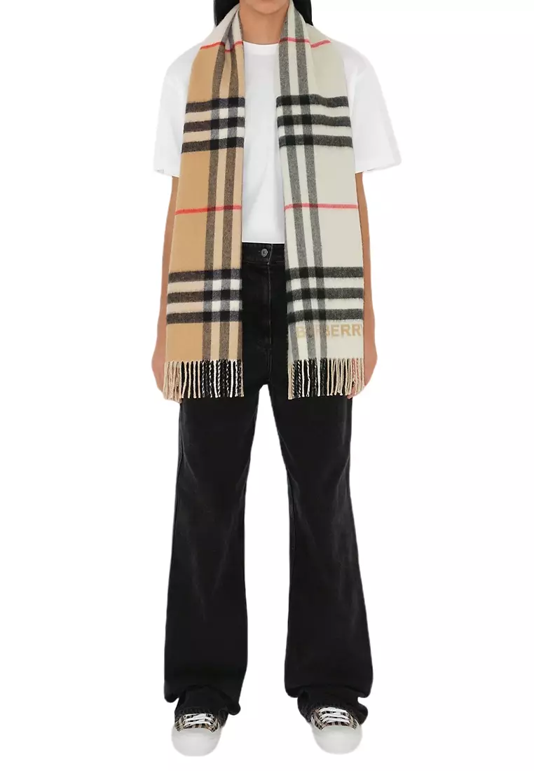 Buy Burberry Ladies' Scarf in Khaki 8059280 2026 Online | ZALORA
