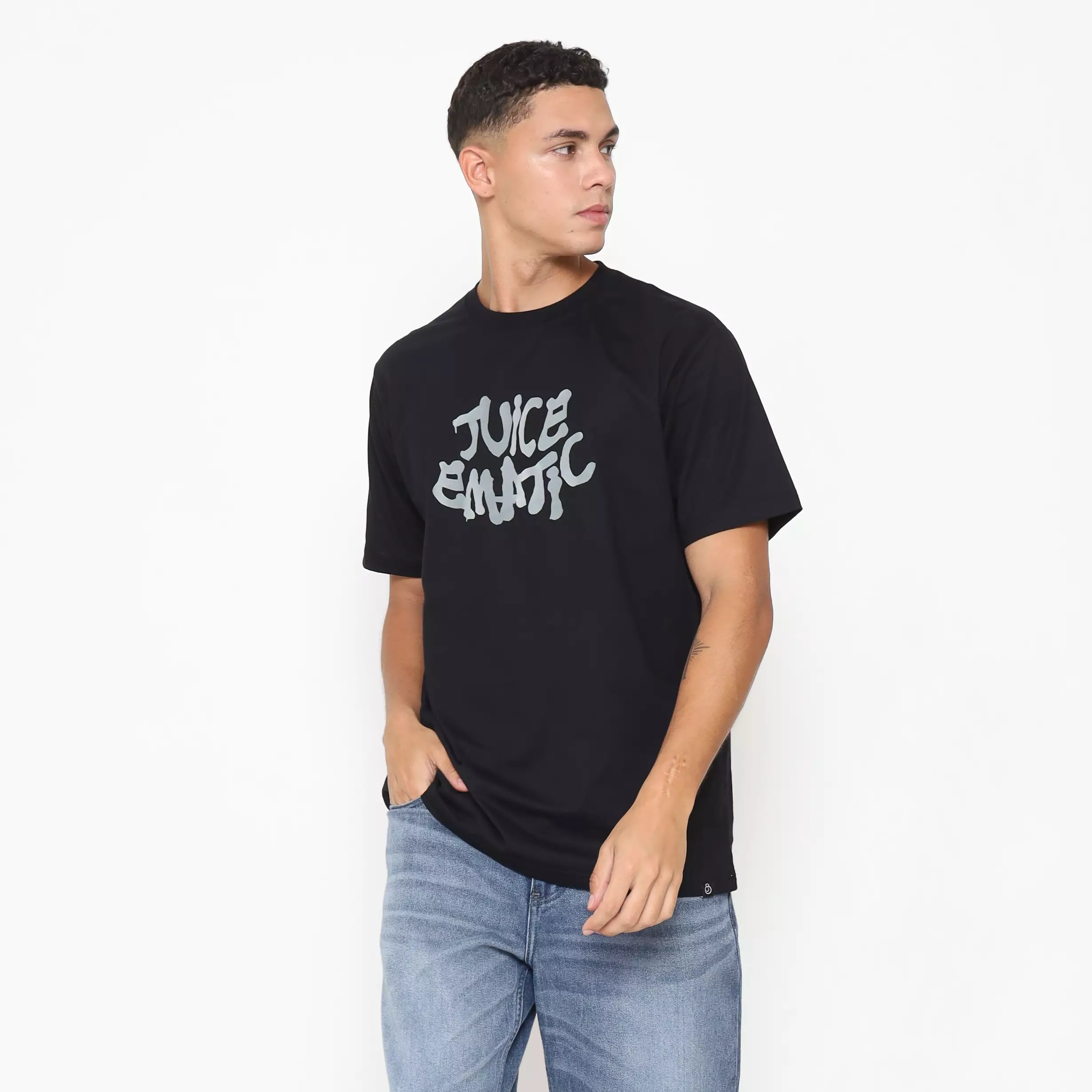 Juice Ematic Kaos Lengan Pendek Kinsley Men Tee Black Planet Surf