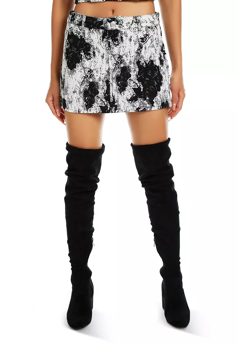 Rok Mini Jacquard Motif Bunga Warna Hitam