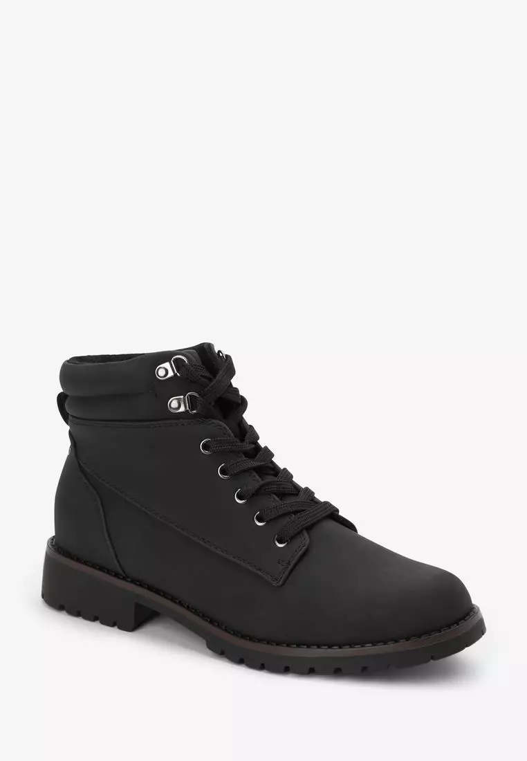 lace up black shoe boots