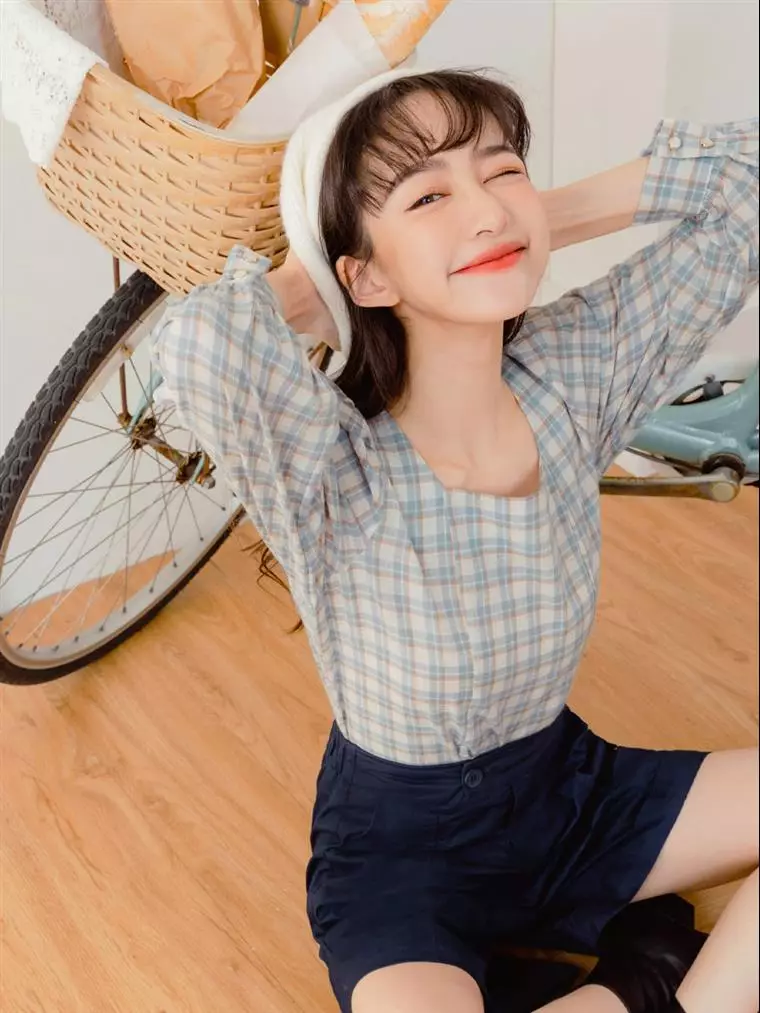 Buy OBSTYLE Small V-Face, Square Neck High Cotton Contrast Grid