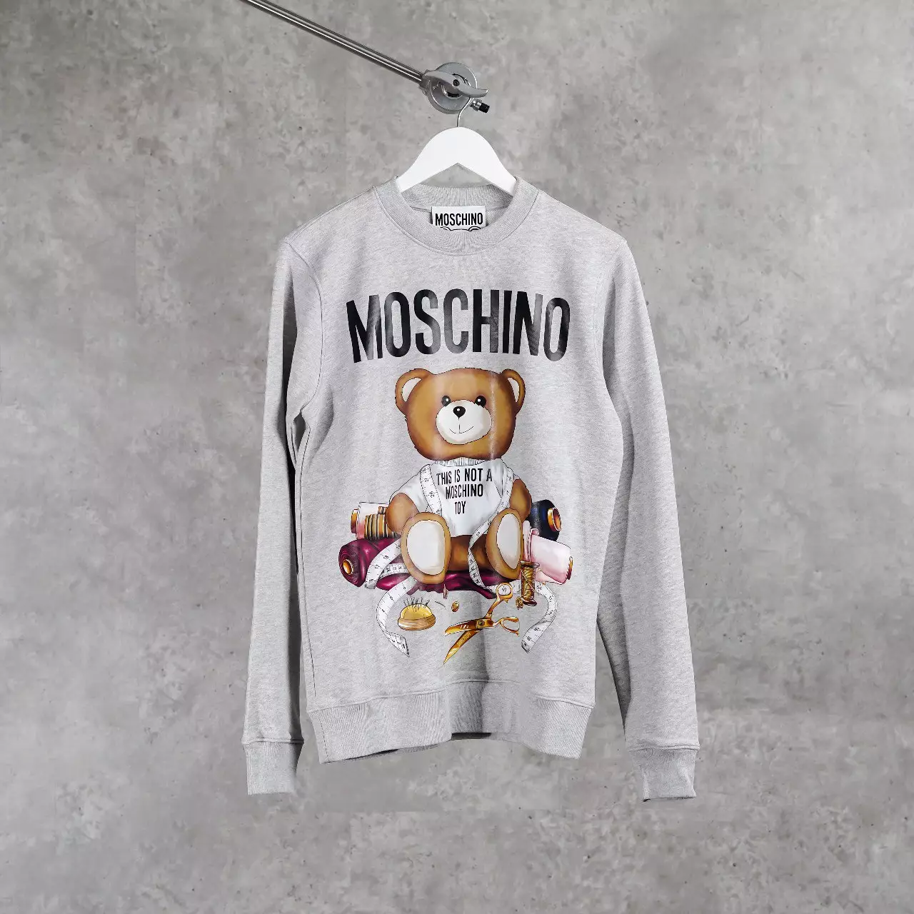 Jual MOSCHINO Sweater MOSCHINO BEAR SARTORIAL GREY SWEATSHIRT 100