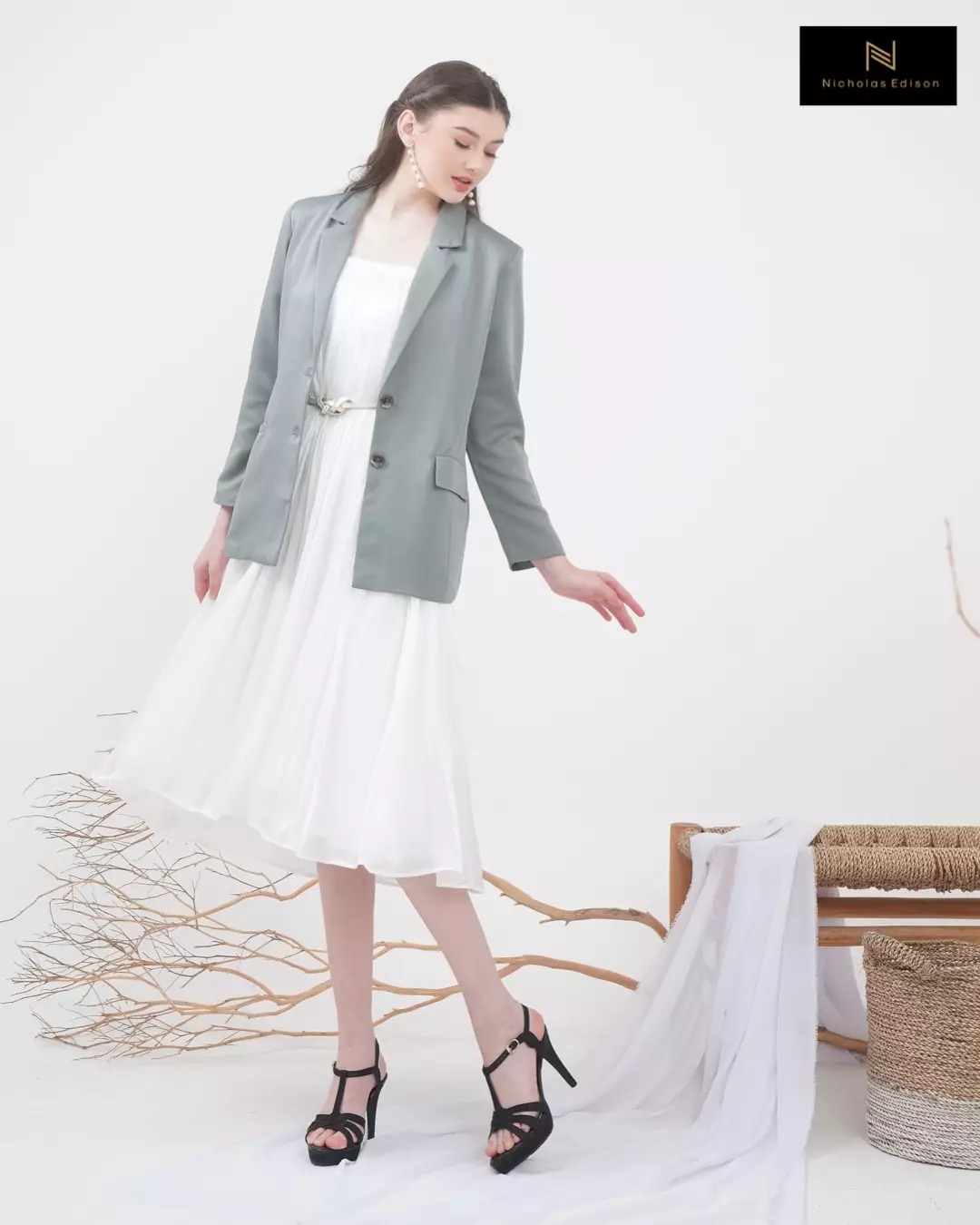 Nicholas Edison Heel Tiara Black