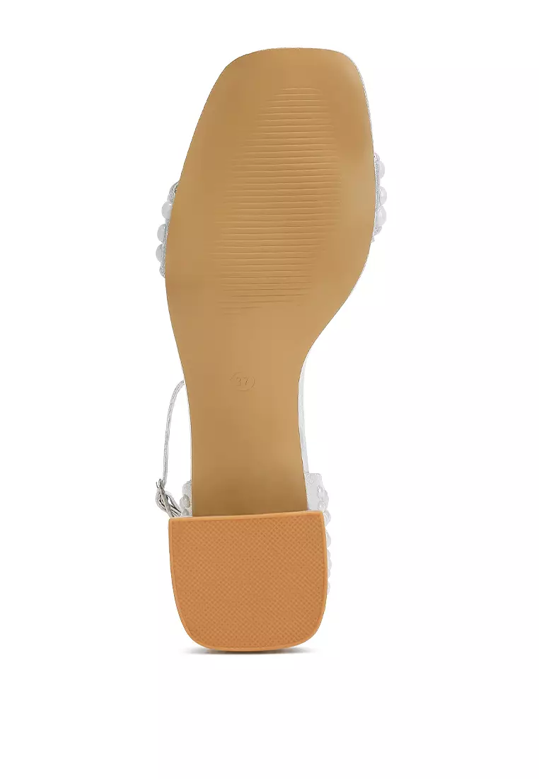 Sandal Berkilau Berhiasan Berlian Imitasi dalam Warna Perak