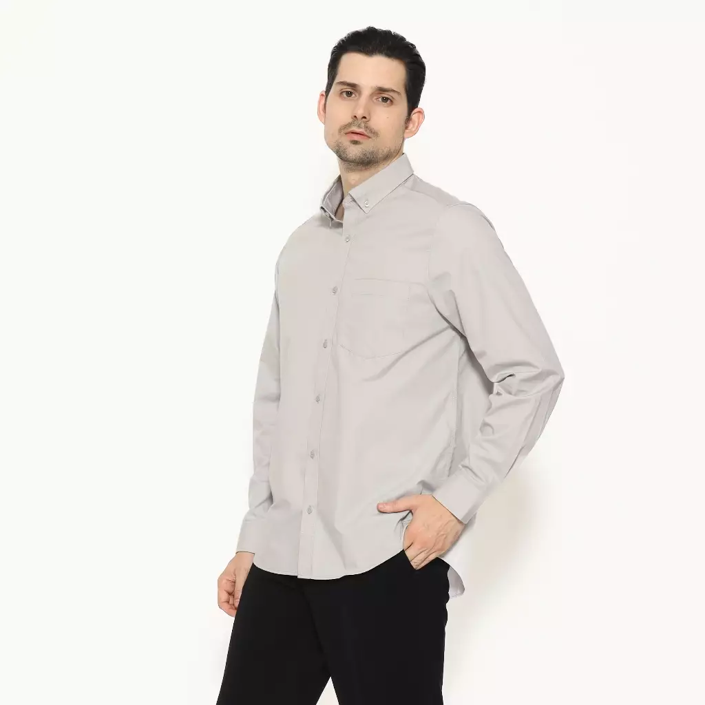 Lawell Kemeja Pria Lengan Panjang – DESMOND | Abu Muda | Regular Fit | Polyester Cotton Premium | Tekstur Tenun Halus Elegan