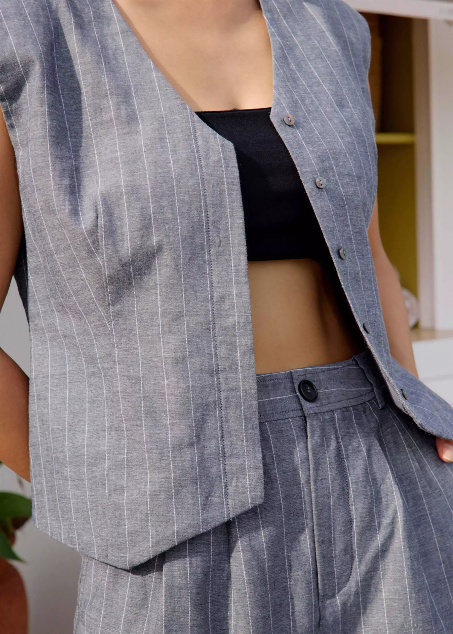 Vest Wanita - Striped Linen Vest in Indigo