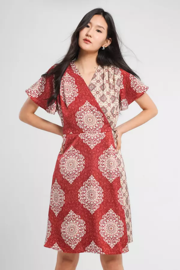MINIMAL - Juwita - Dress Satin Motif Batik - Red Colour Red
