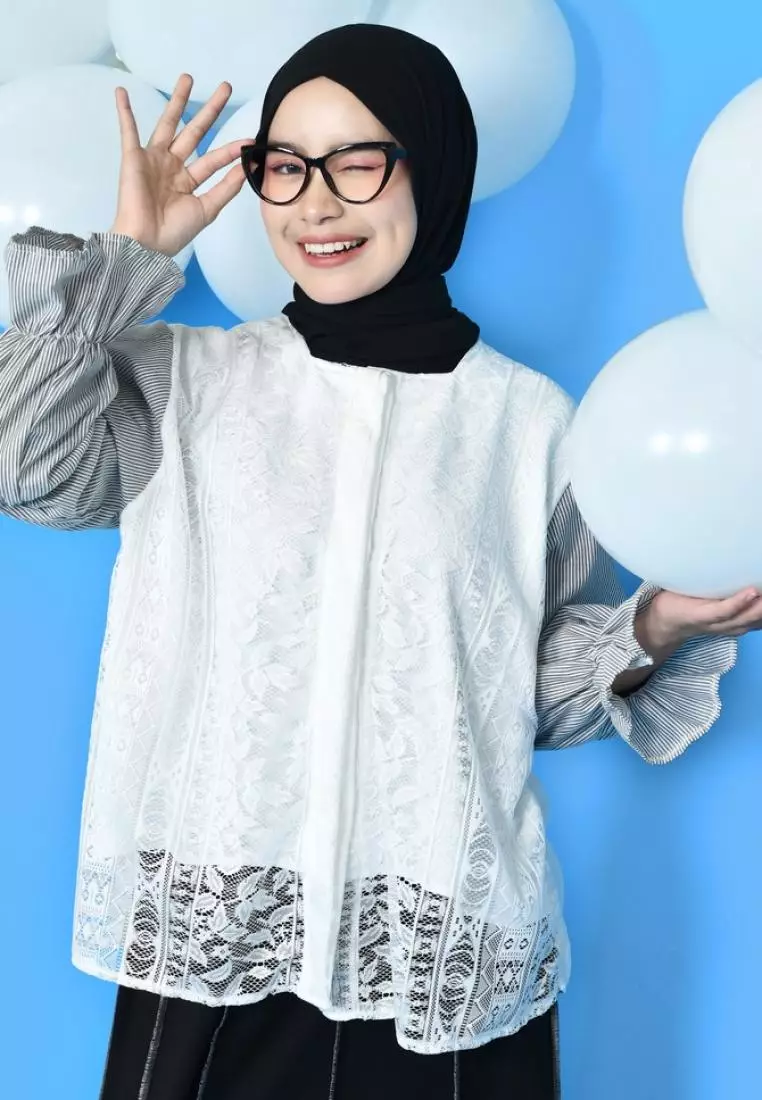 Seika Lace Top - Bw - Stripe Black M18224 R14S2