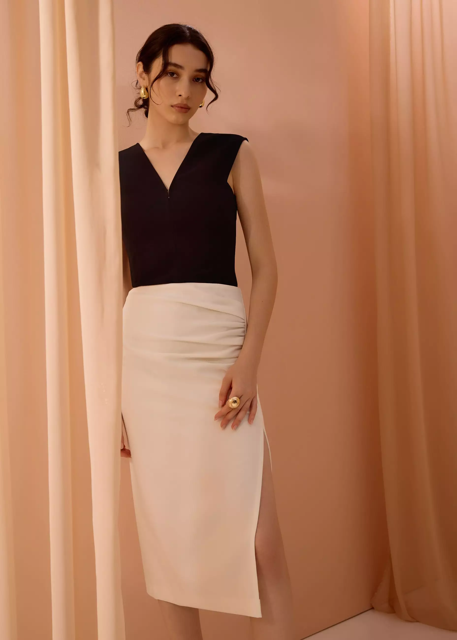 Rok Wanita - Mei Elastic High Slit Column Midi Skirt