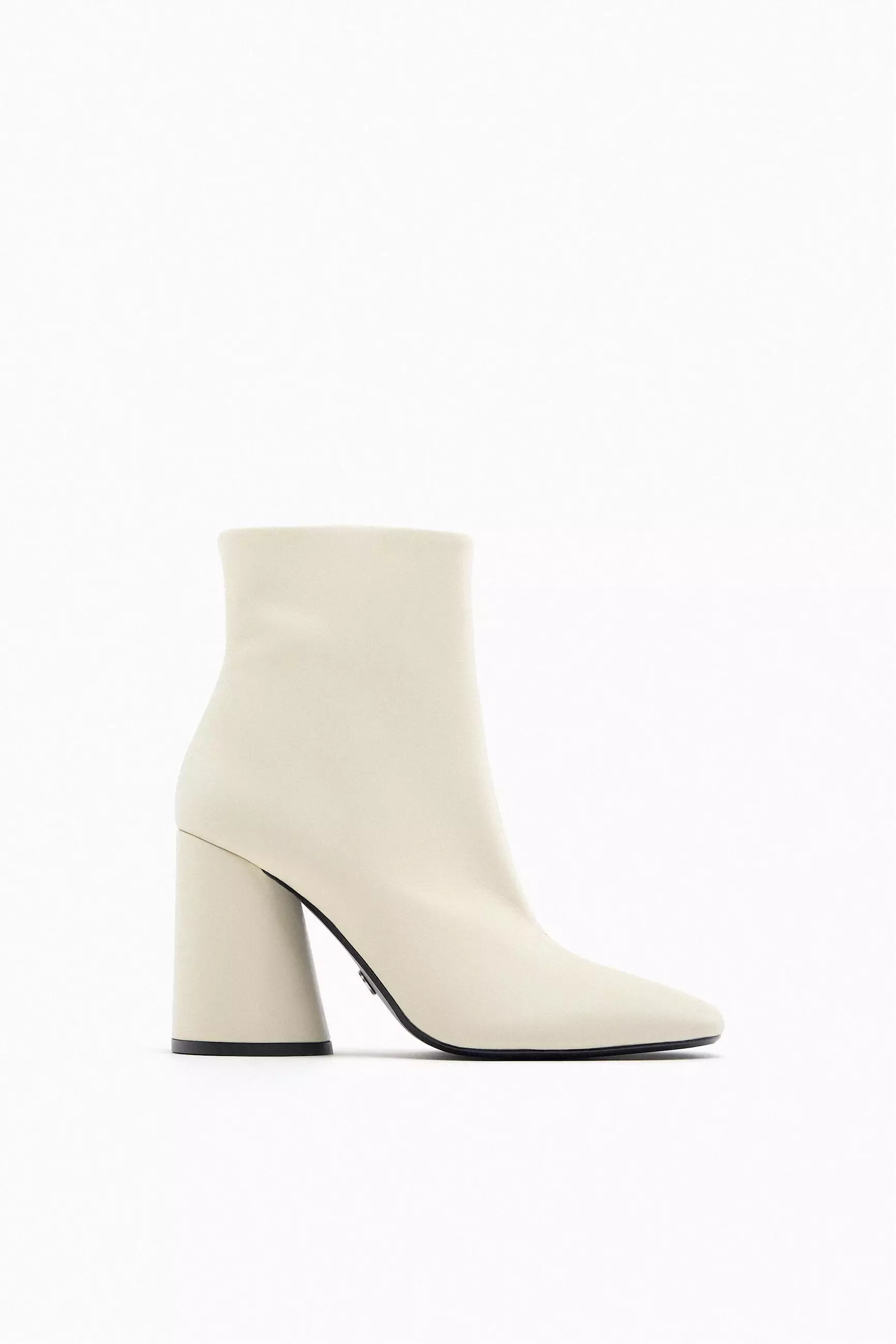 Zara boots white top