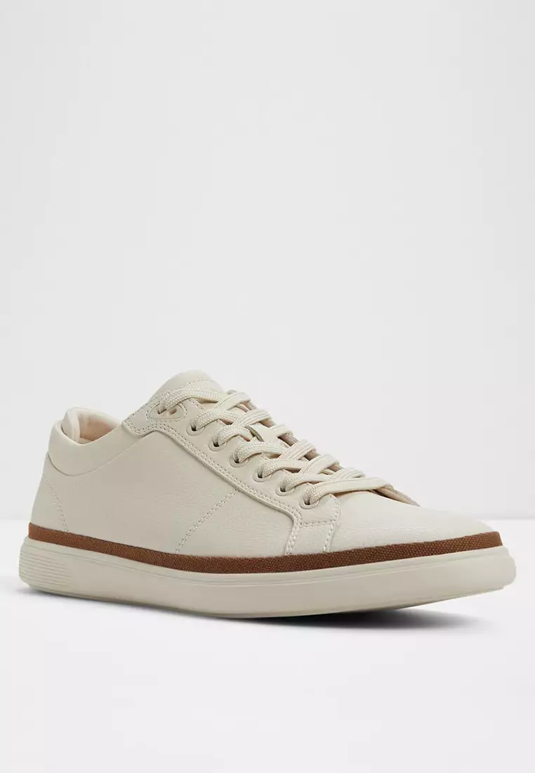 Finespec Low-Top Sneakers