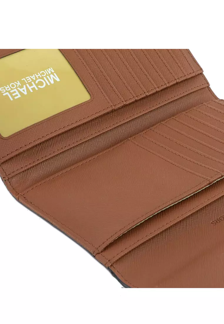 Jet Set Travel Large Trifold Wallet In Signature - Brown