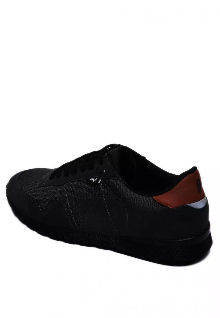 Nordic Black Sepatu Pria Sneakers