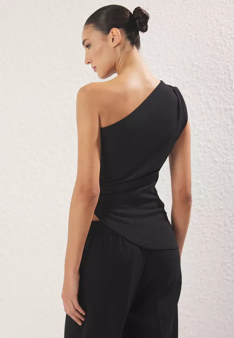 Black Plain Boat Neck Sleeveless Knitted Scuba Crepe Party Blouse TPRSS25BZ00045