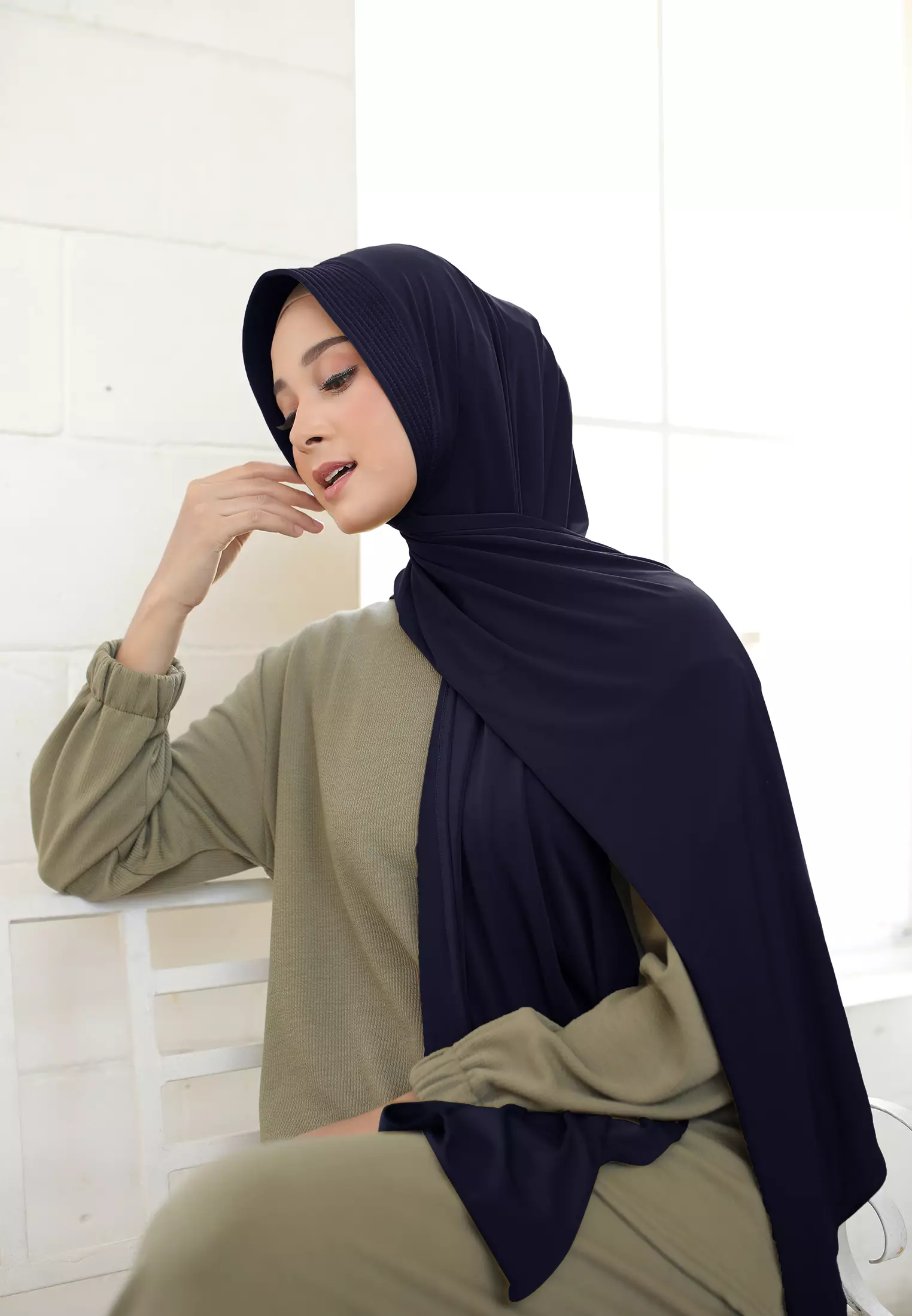 Cotton Bee - Ovel Shawl | Hijab Instan | Pashmina - Bold Navy