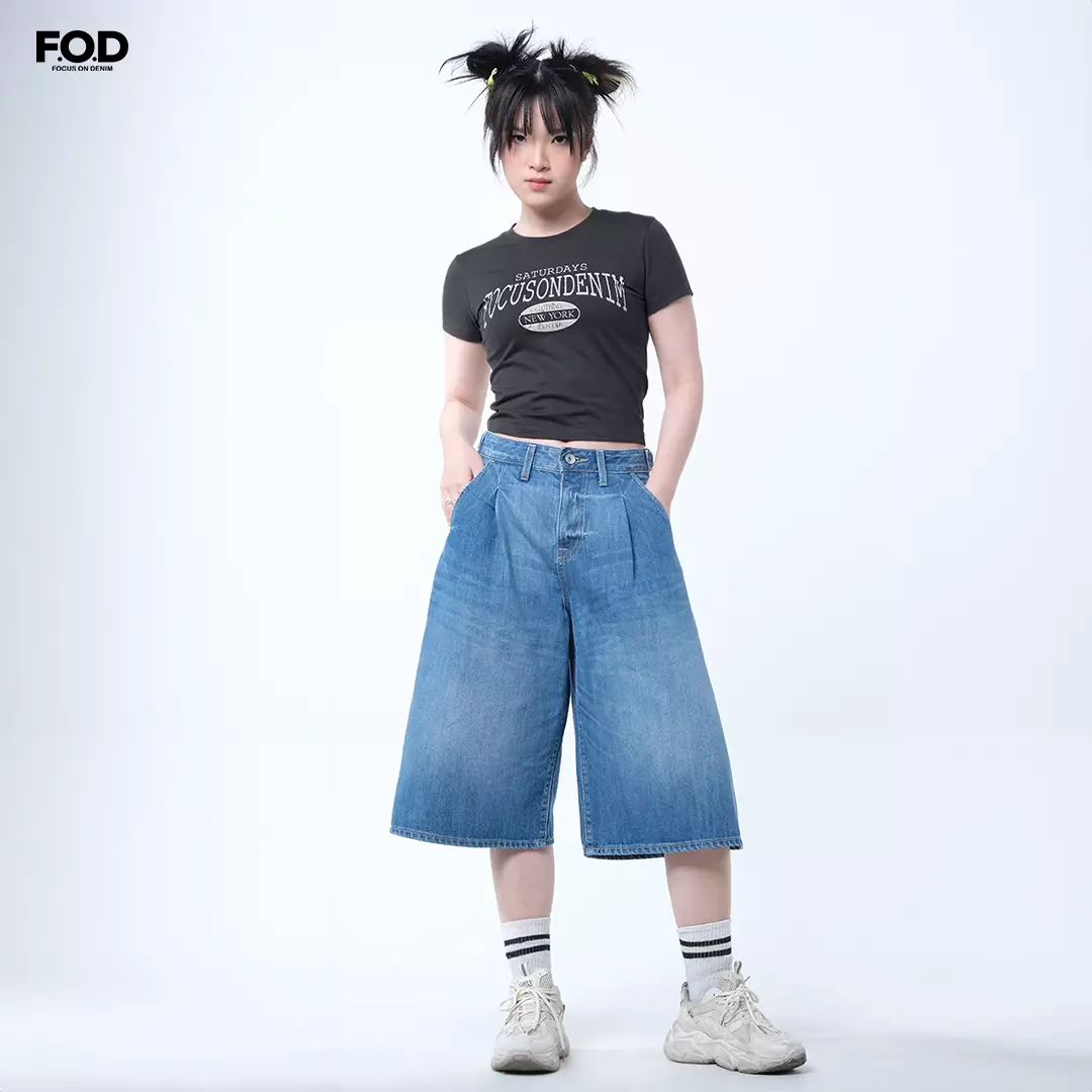 Kaos Crop Wanita Saturday Dark Grey