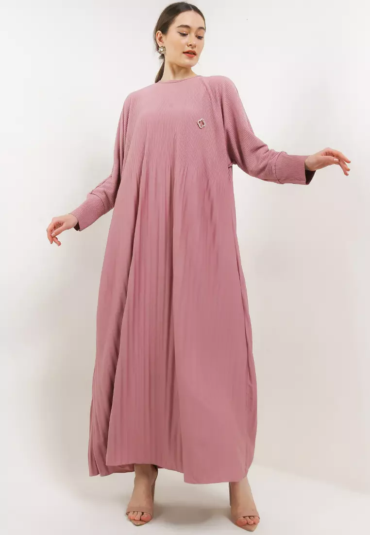 Dolman Sleeve Pleated Long Dress With Pearl Clover Pin