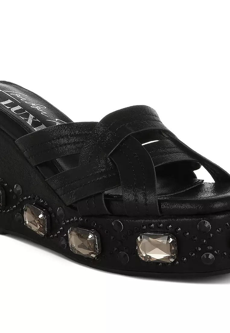 Sandal Potongan Berlian Imitasi & Berlian Imitasi Tebal dalam Warna Hitam