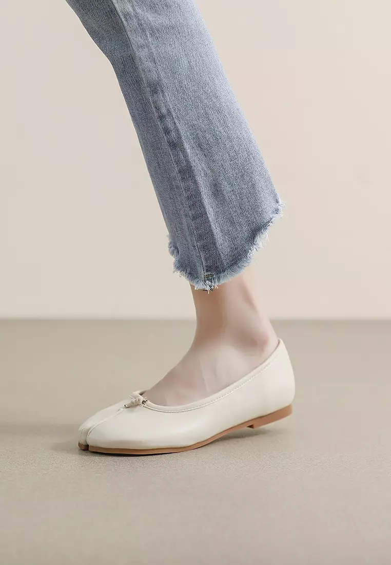 Split Toe Flat Shoes WW202-2
