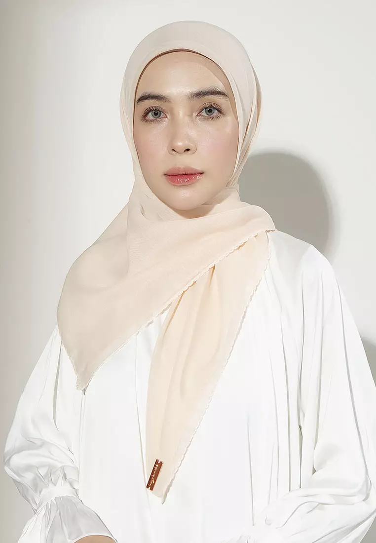 Paris Embroidery Signature Square (Lozy X Hamidah) Champagne