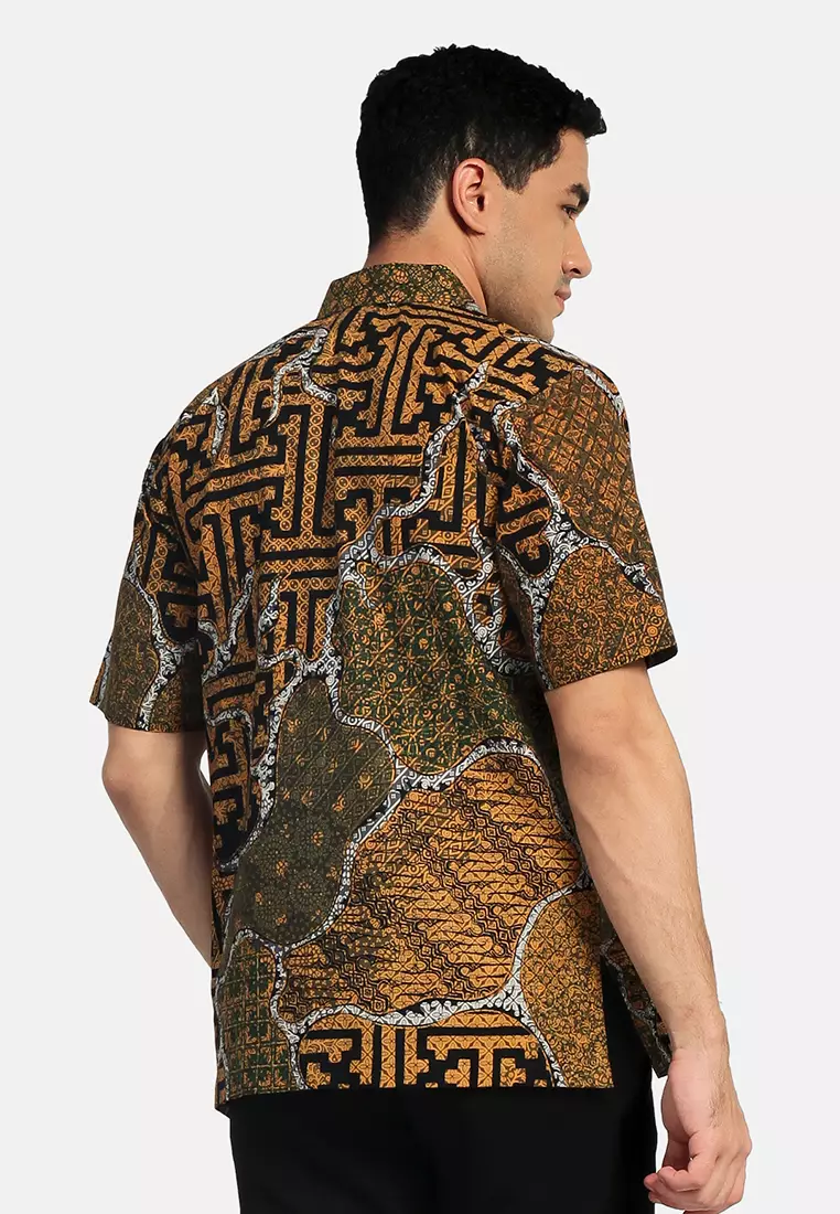 Hem Vega Lengan Pendek Slimfit