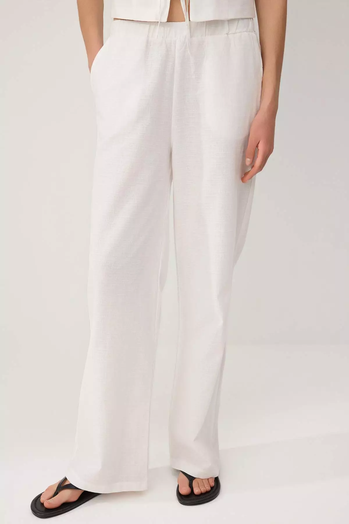 White Woven Top & Bottom Set Twoss25Au34