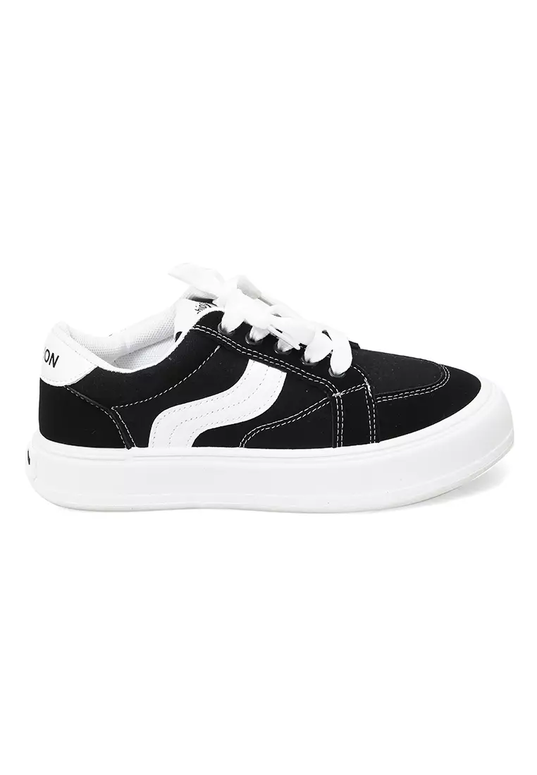 Sepatu Sneackers Tali Ikat Premium High Quality - Hitam