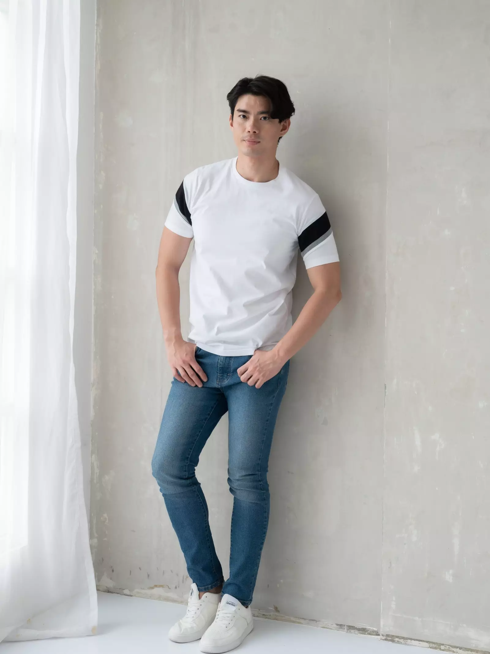 Kale Deon White / Kaos lengan pendek pria premium cotton