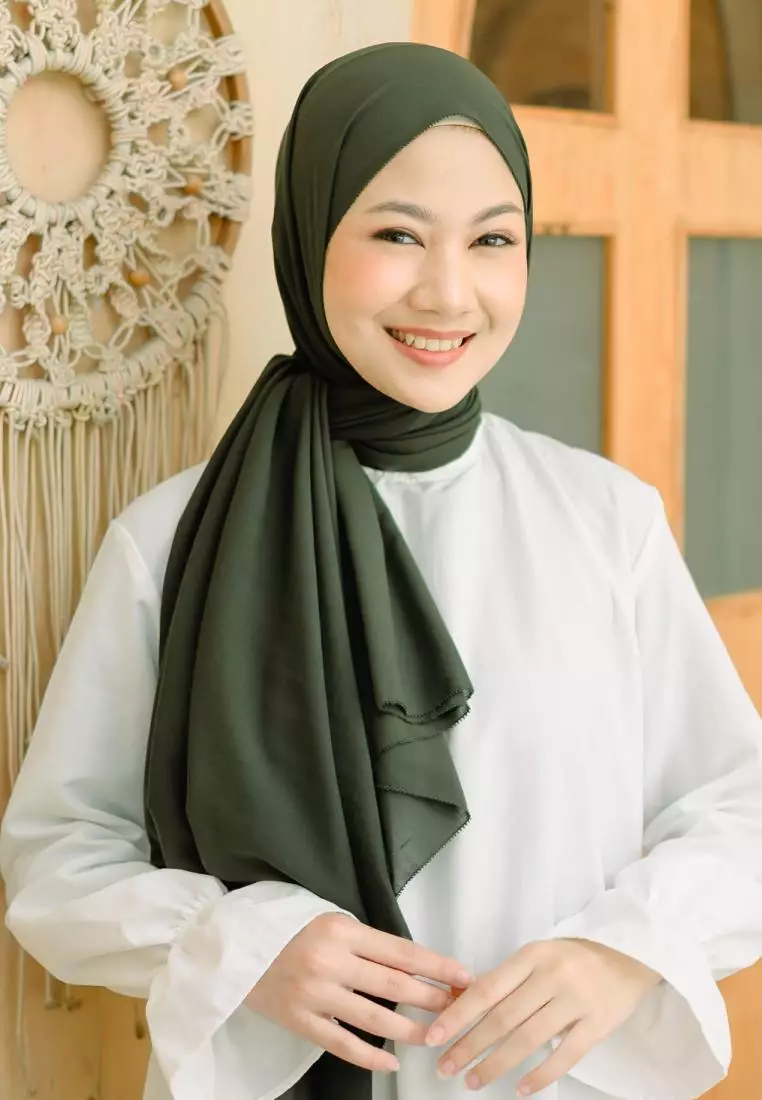 Dira Eyelash Shawl Army