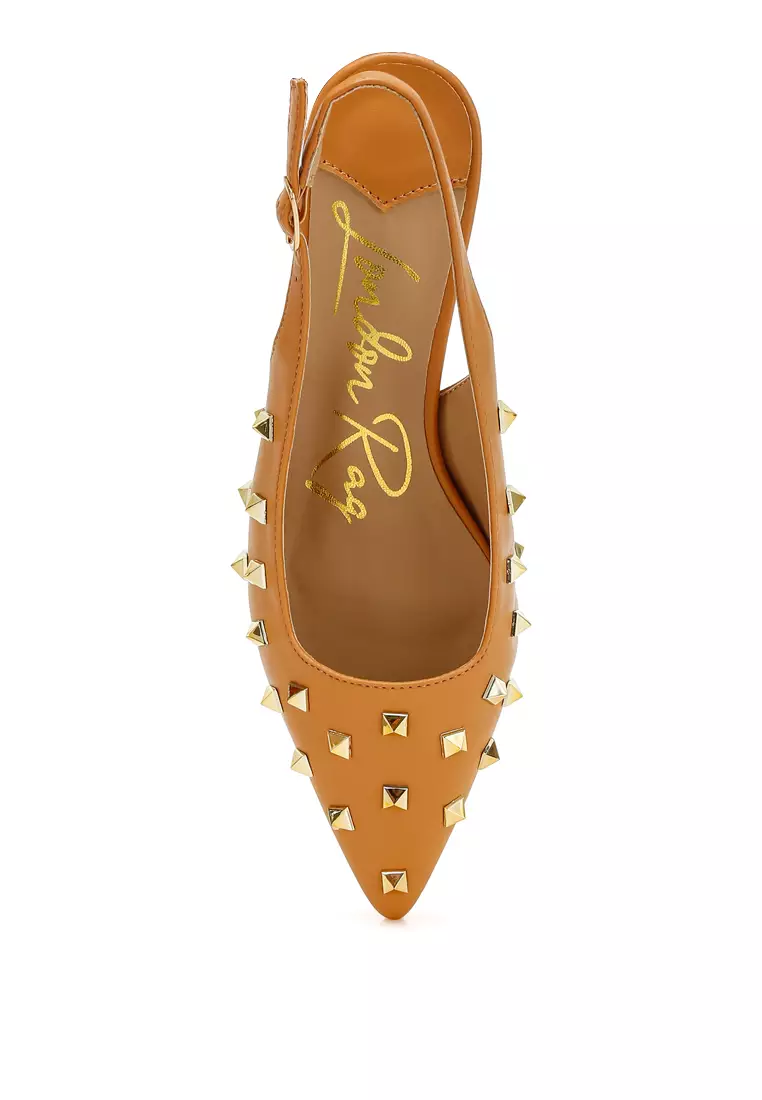 Sepatu hak anak kucing berhias stud warna cokelat