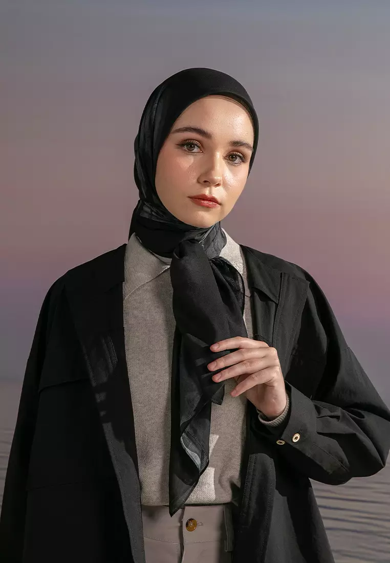 Kami Reverie Signature Scarf Black