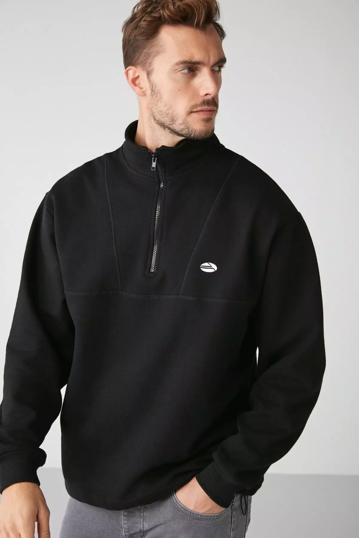 Half Zipper High Neck Embroidered Sweatshirt