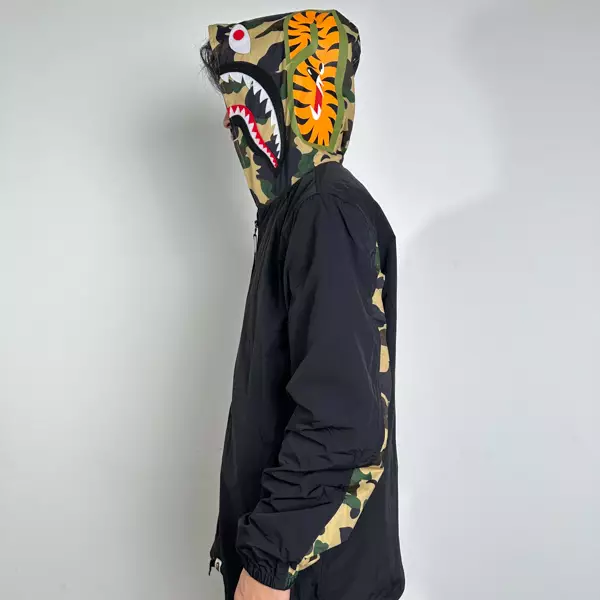 Jaket BAPE SHARK WGM CAMO YELLOW SHOULDER BLACK ZIP WIND JACKET 100% ORIGINAL