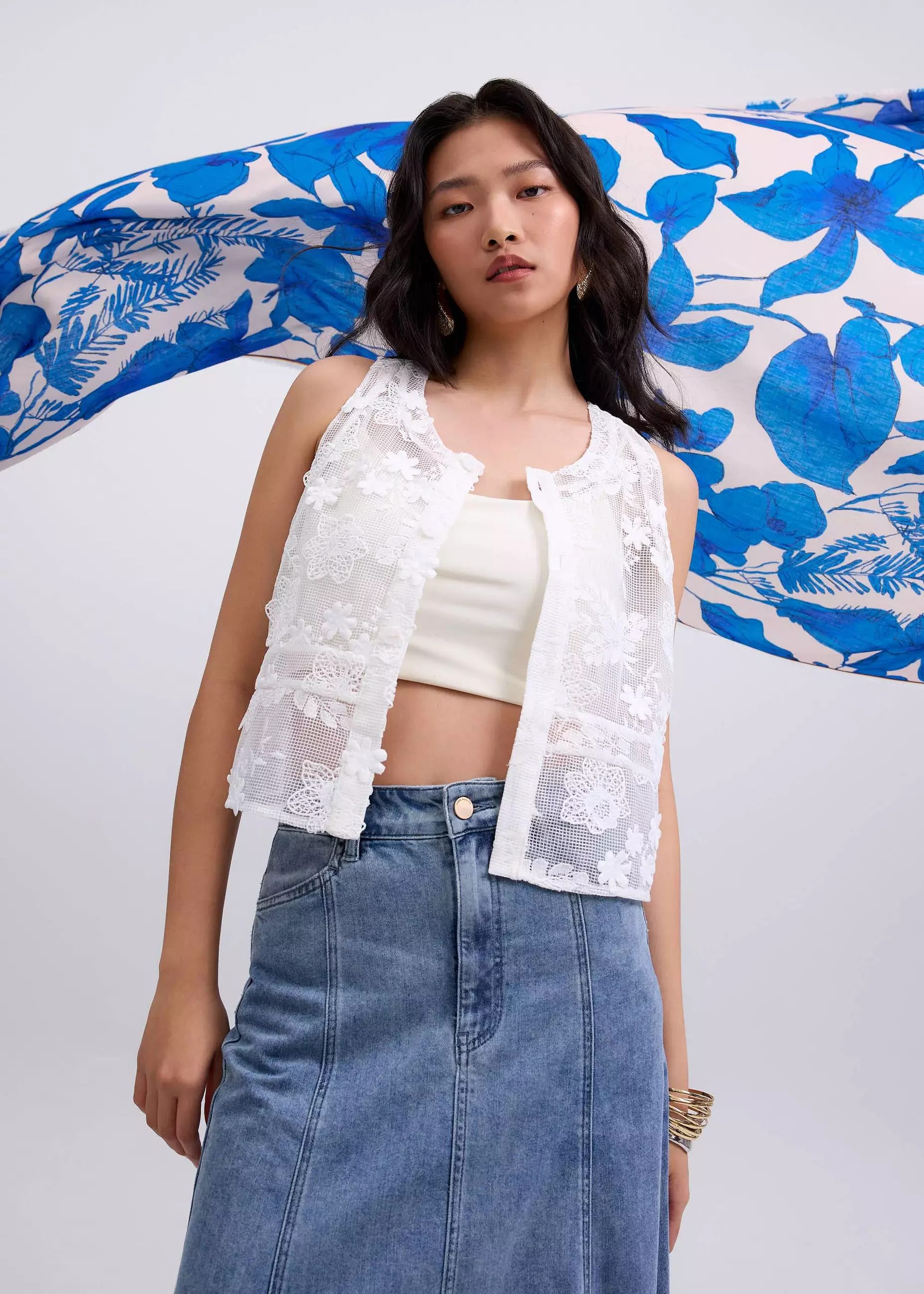 Vest Wanita - Lace Embroidery Boxy Crop Vest