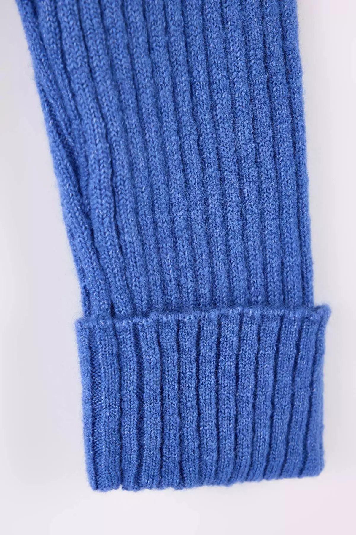 Blue Crop Soft Textured Mock Neck Knitwear Cardigan Twoaw22Hi0174