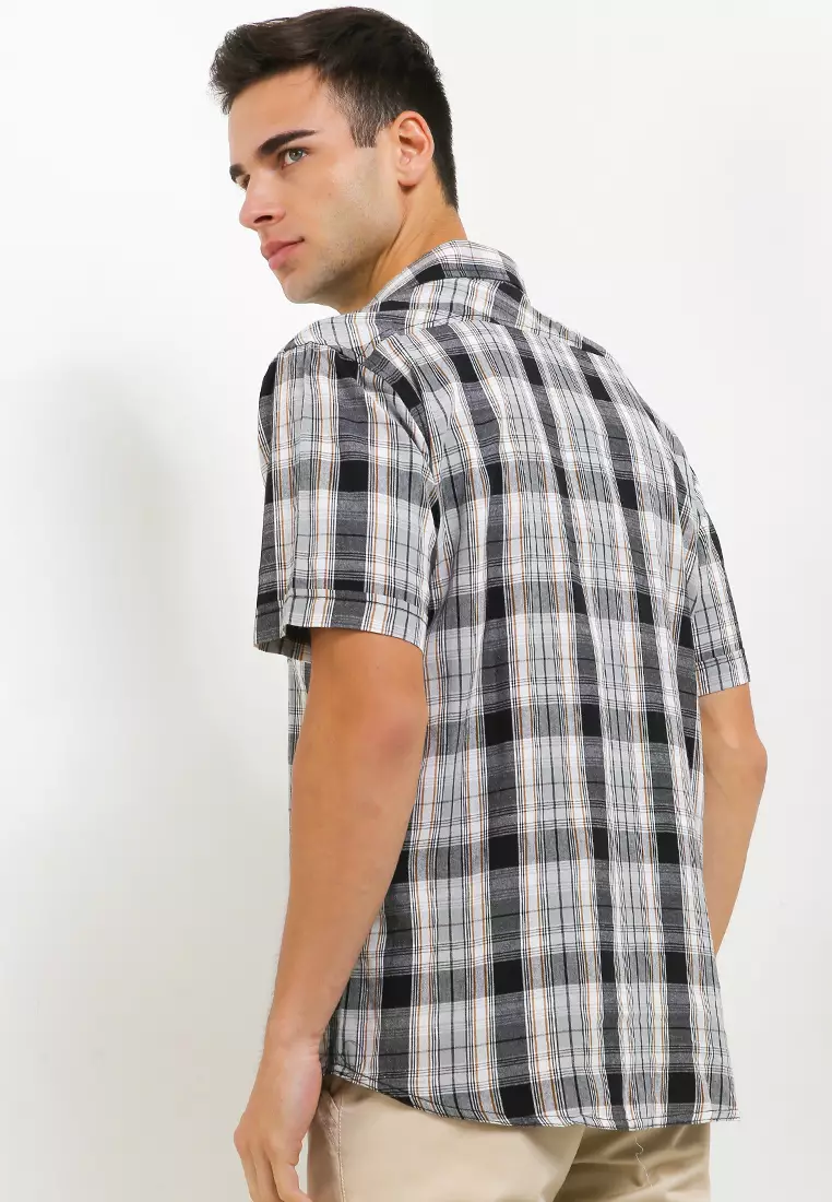 Kemeja Motif Kotak-kotak Lengan Pendek E008P17