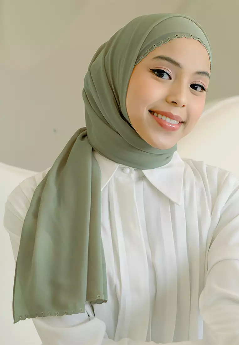 Daira Classic Shawl Pine