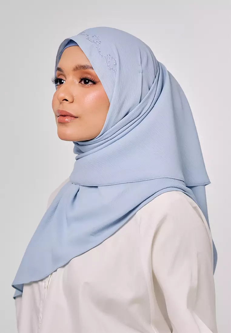 Sulam Mekar Ironless Chiffon Triangle Bawal in Pastel Blue