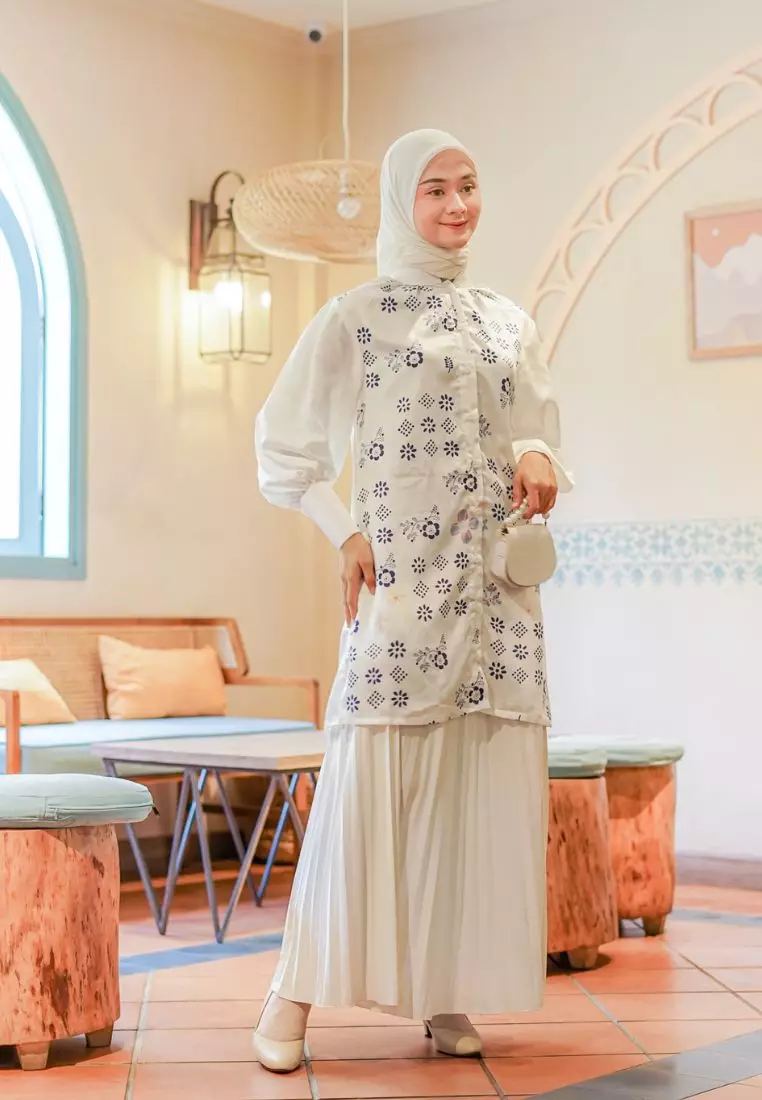 Azzura Tunik White