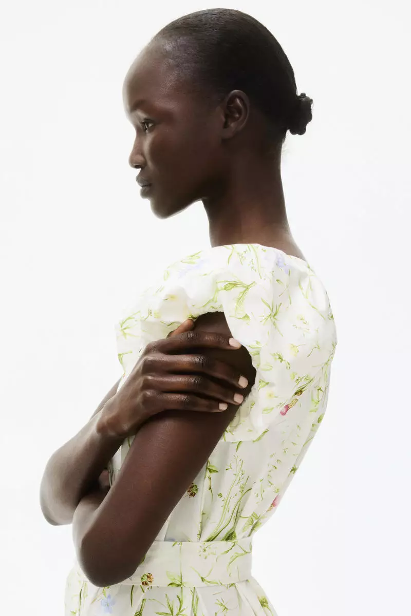 Puff-sleeved poplin dress