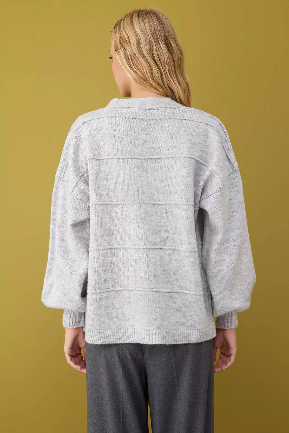 Gray Soft Textured Wide Pattern Knitwear Cardigan
