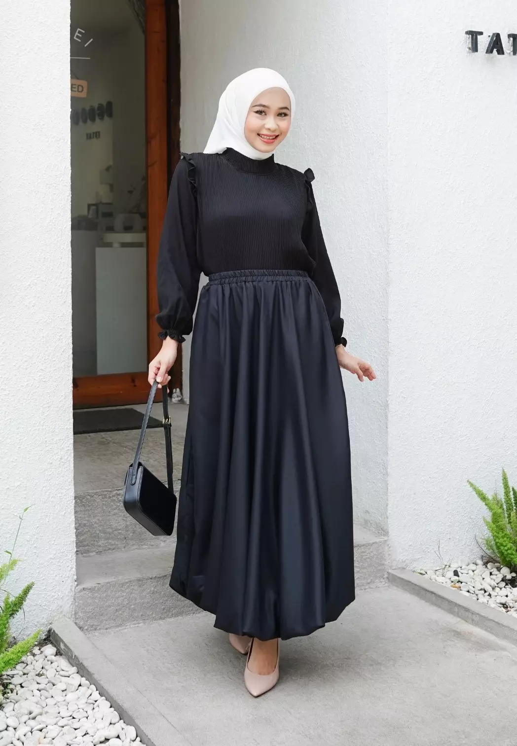 Orin Balloon Skirt - Black