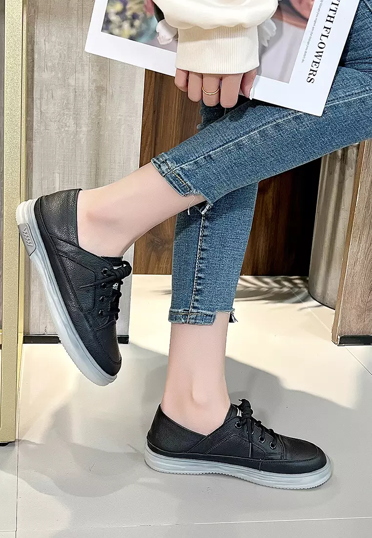 Casual leather clearance sneakers womens
