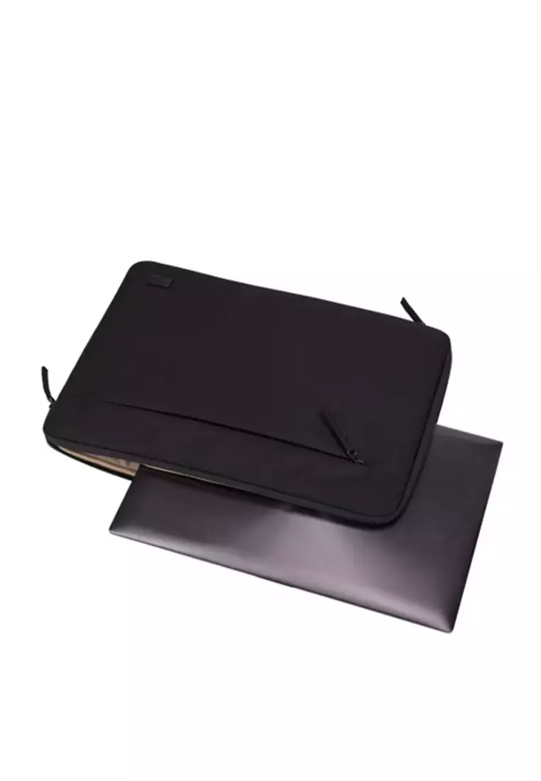 Case Logic Invigo Tas Laptop Eco Sleevecase INVIS113 14 Inch - Black