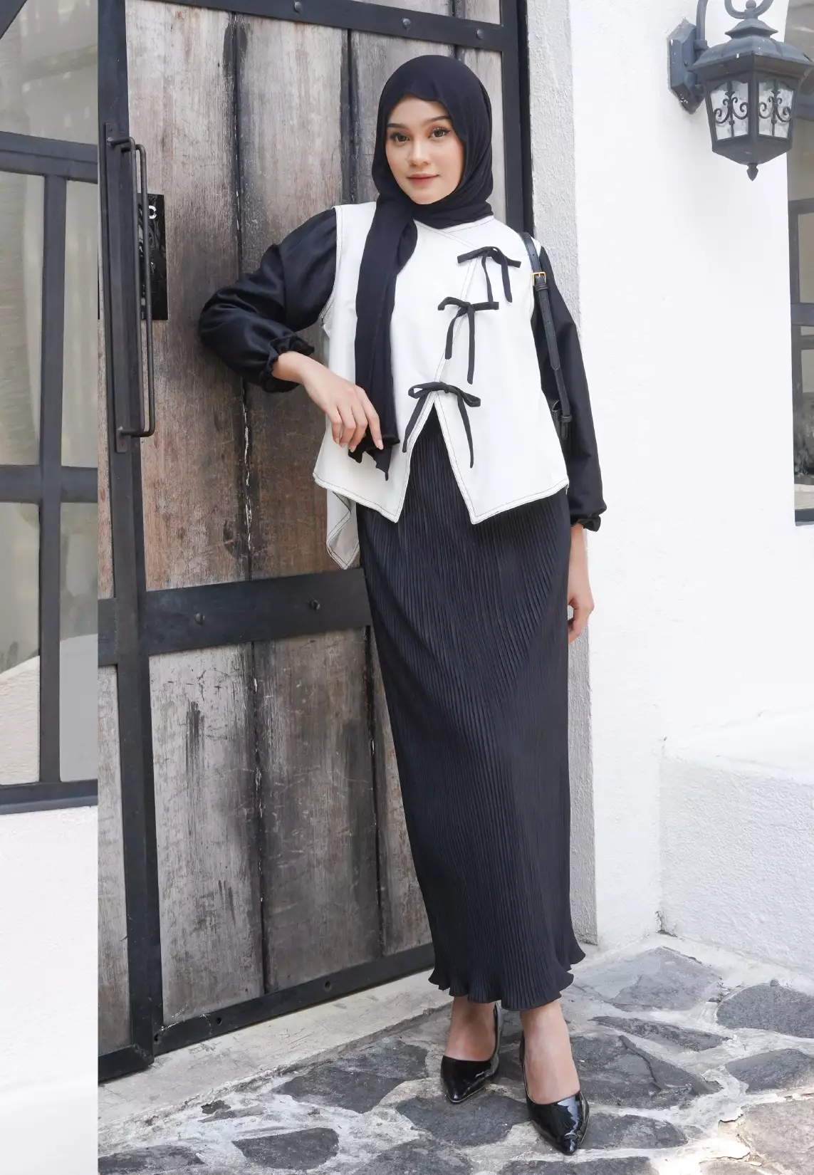 Selline Ribbon Vest - White