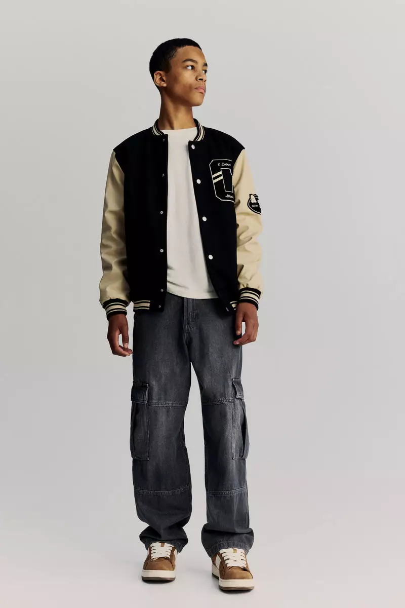 Baggy Fit Cargo Jeans