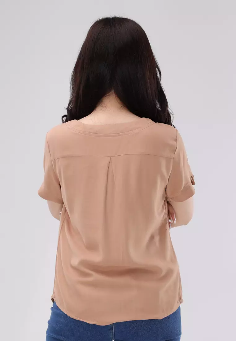 Bold Twill Short Sleeves Round Neck Blouse