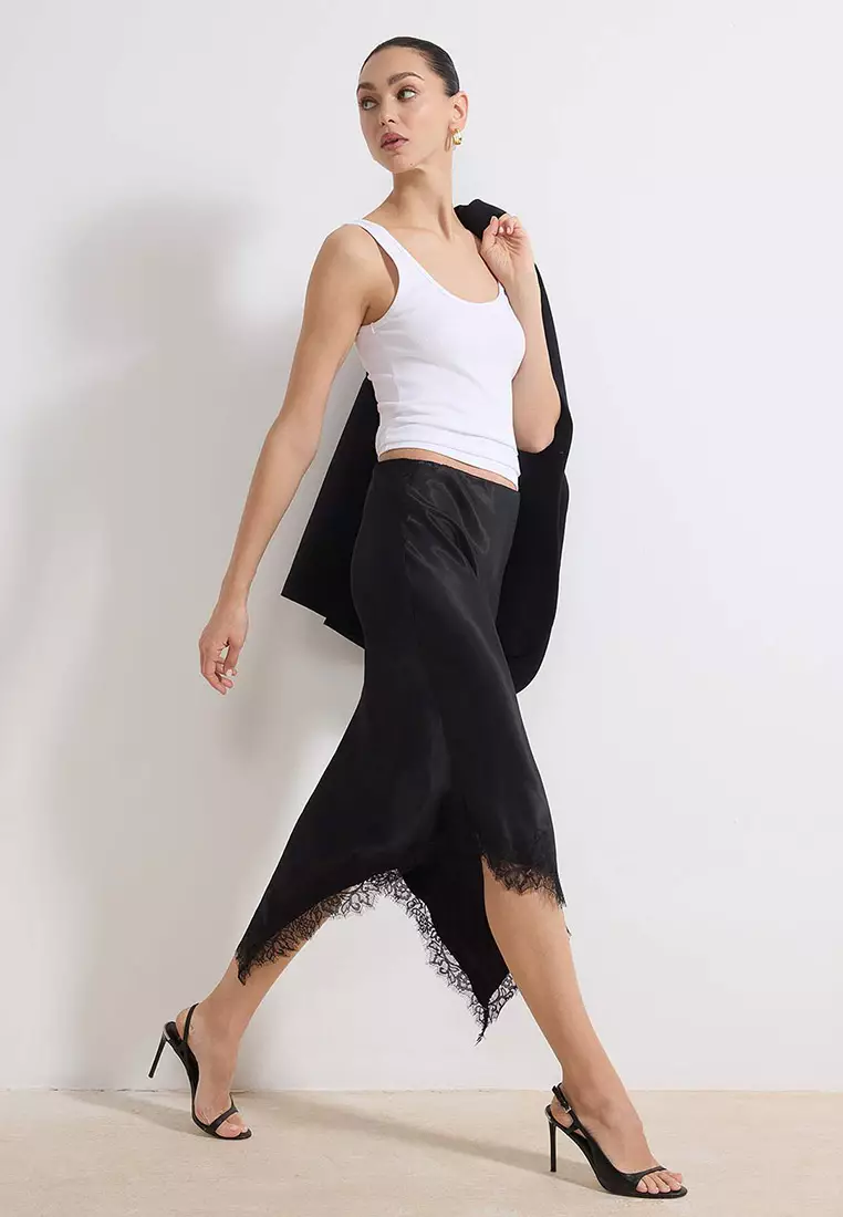Black Asymmetric Cut Lace Detailed Woven Satin Midi Skirt Twoss26Et3